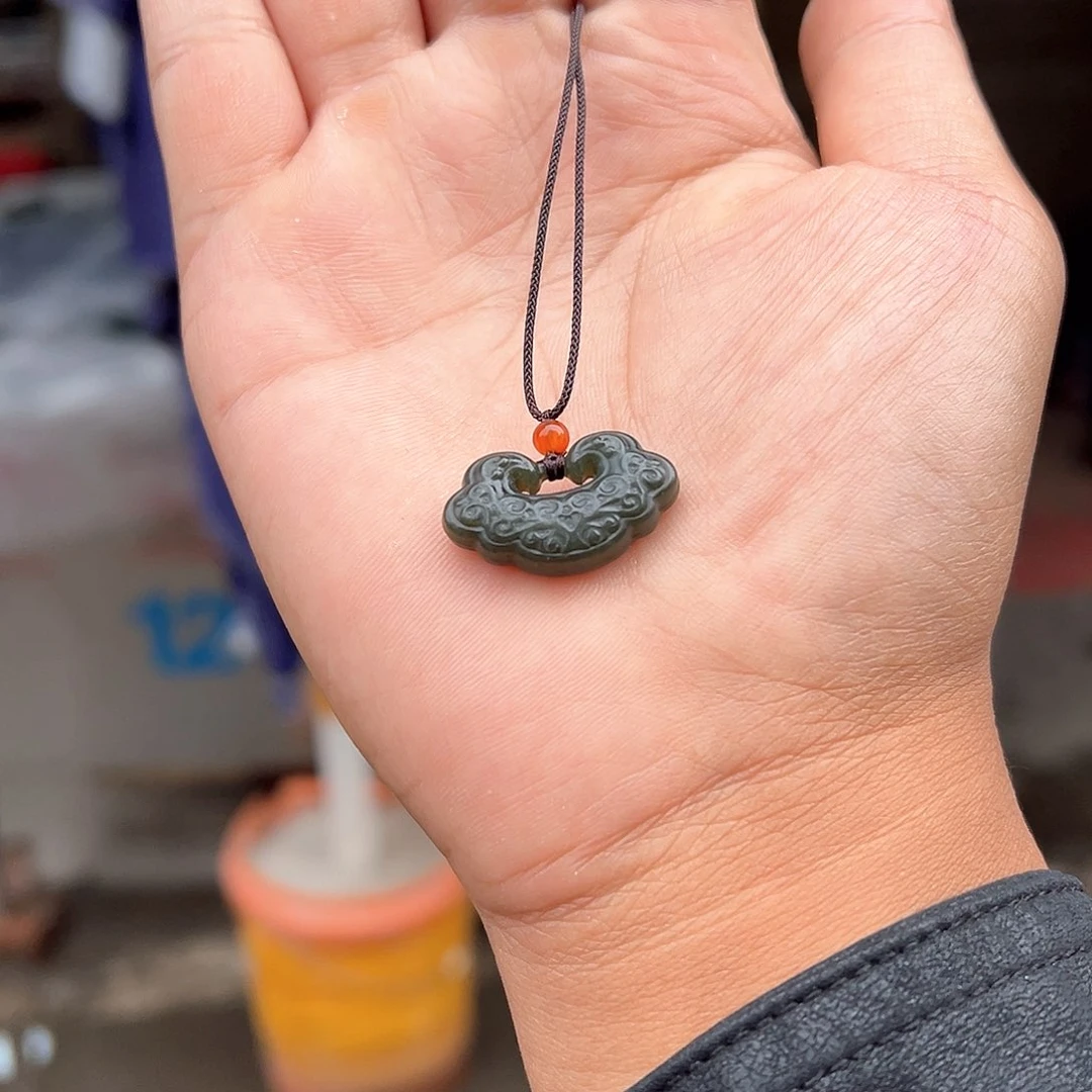 和田玉未镶嵌颈饰和田玉如意锁杨