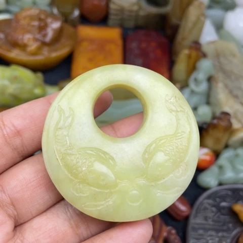蛇纹石玉未镶嵌颈饰29