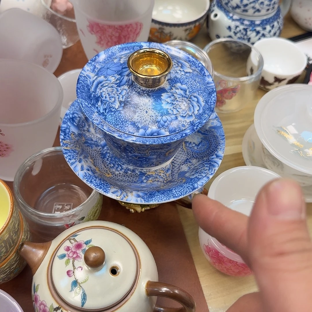 青花金色盖一个三才