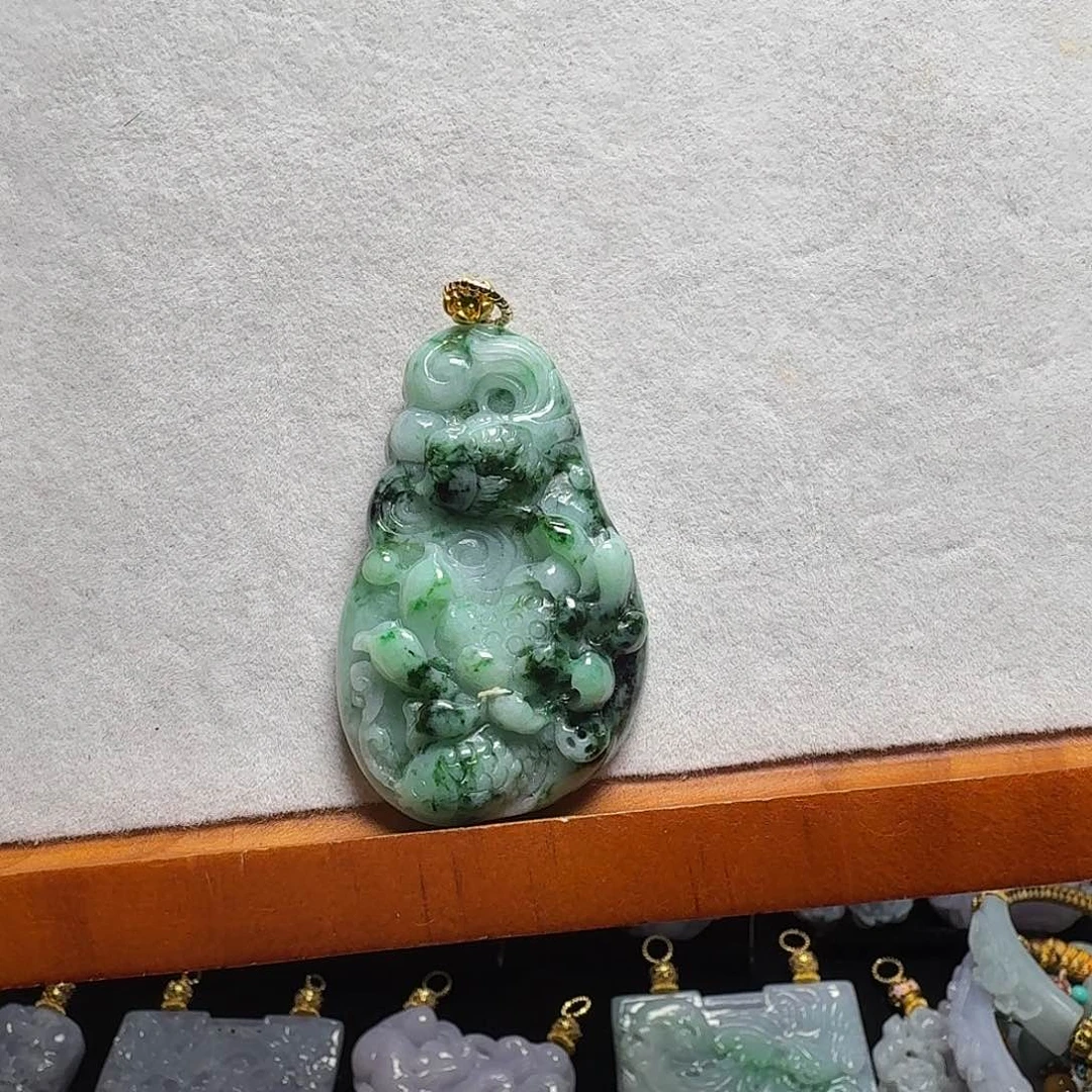 吊坠(赠链)未镶嵌翡翠