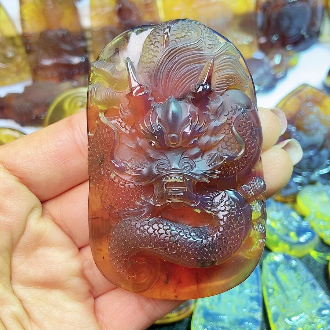 琥珀颈饰未镶嵌龙牌