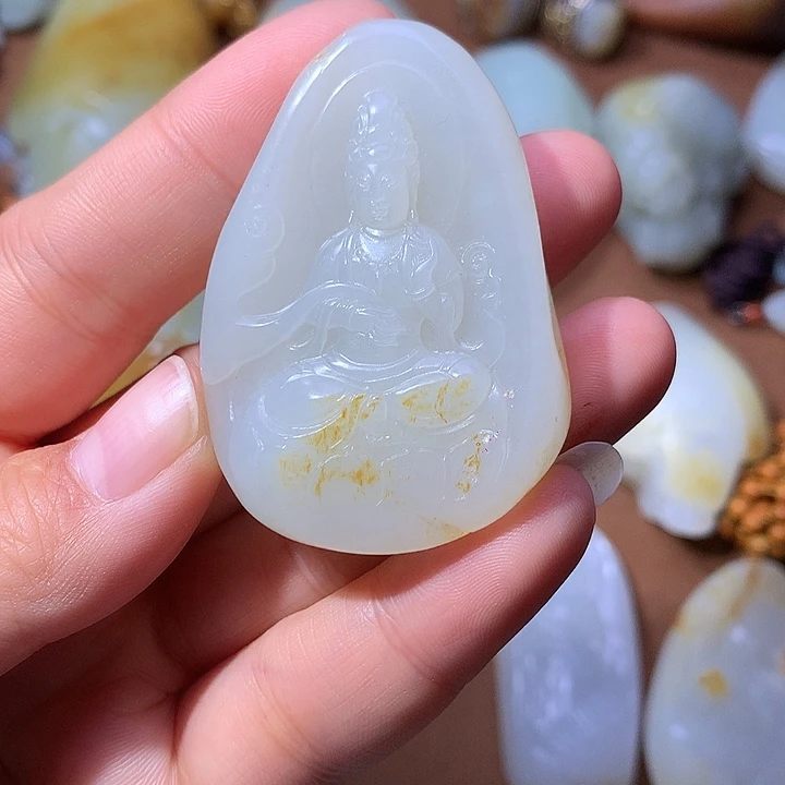 断***剑和田玉未镶嵌颈饰