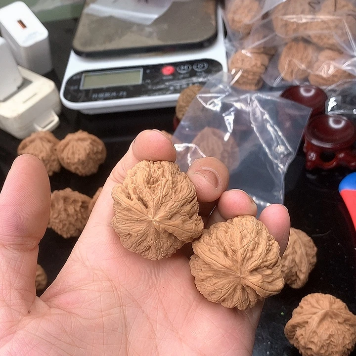 木***️文玩核桃吊坠40大粗筋