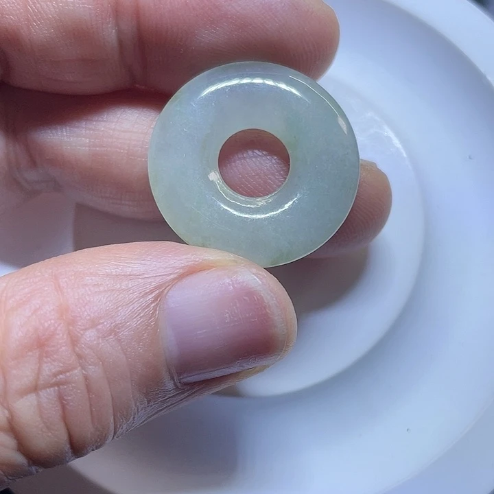 翡翠未镶嵌颈饰甜甜圈