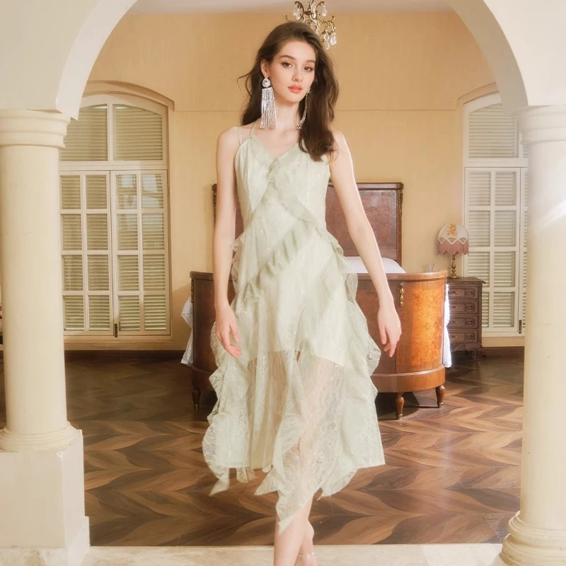 吴谨言同款 FLONAKED青草绿吊带不规则荷叶边修身连衣裙