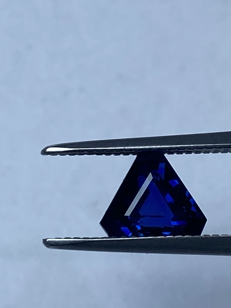 天然皇家蓝蓝宝石异型1.15克拉