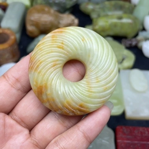 蛇纹石玉未镶嵌颈饰105