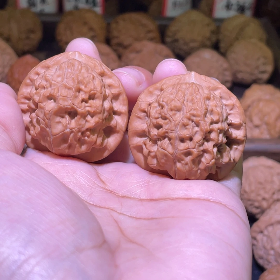 故***云文玩核桃把件野生狮子头