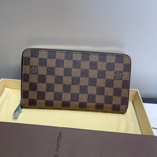 99新 LouisVuitton/路易威登 lv路易威登棋盘格拉链钱包钱夹手包