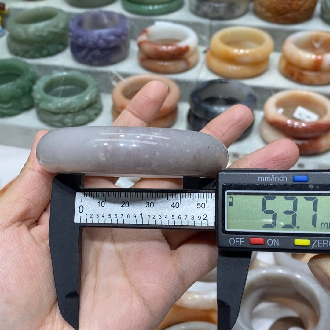 石英岩玉未镶嵌手镯