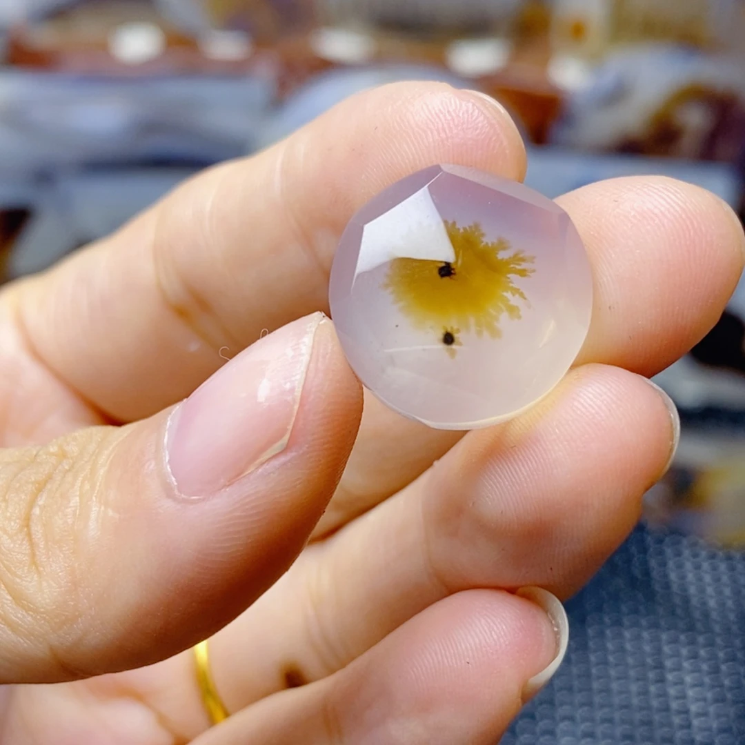 玛瑙/玉髓未镶嵌珠宝半成品