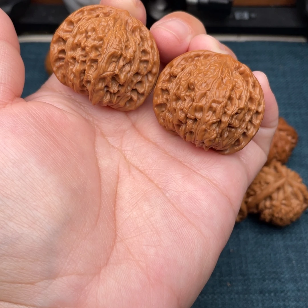 文玩核桃把件红皮山地磨39