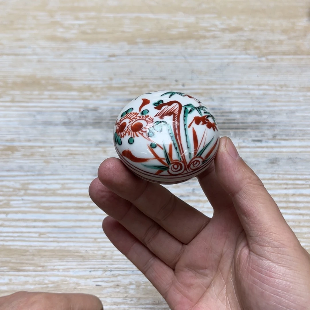 瓷片六*和密密麻麻地排列着一