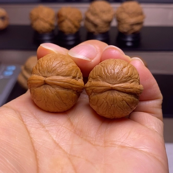 文玩核桃把件蛇皮球12