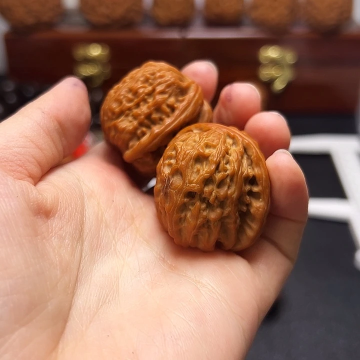 文玩核桃吊坠福*35尺寸白狮子一对