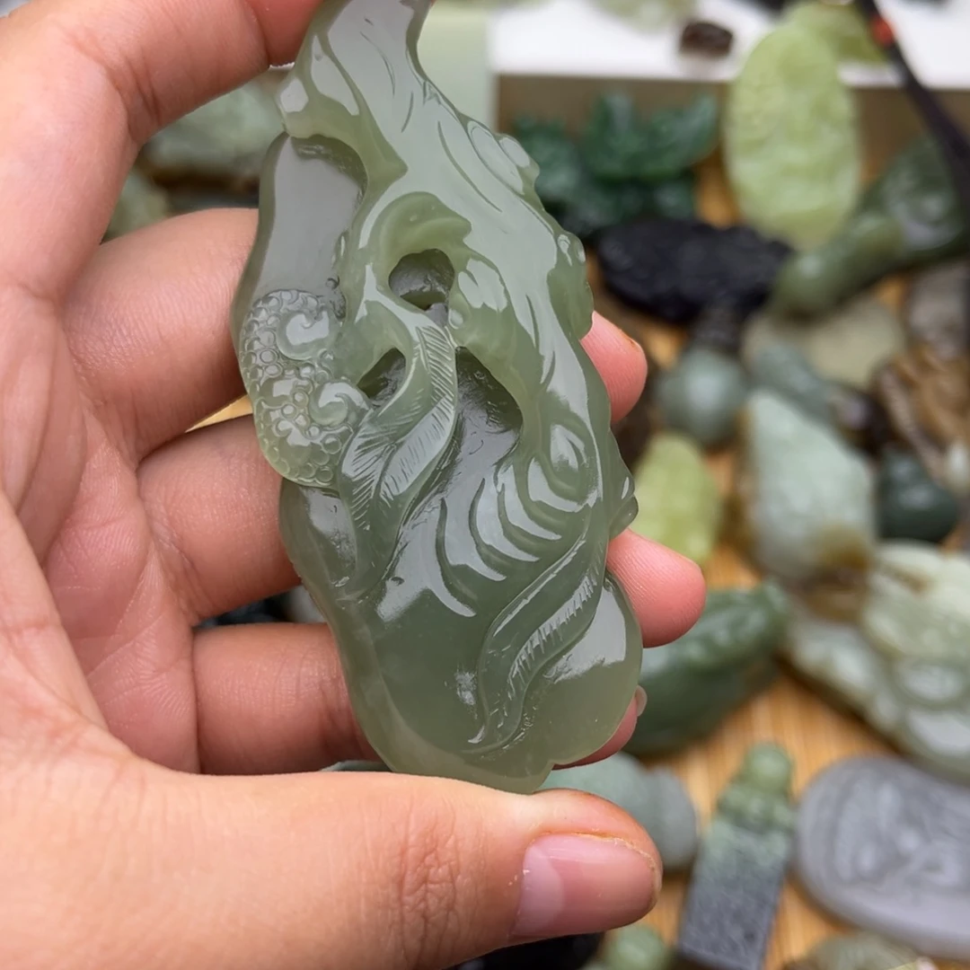 和田玉未镶嵌颈饰