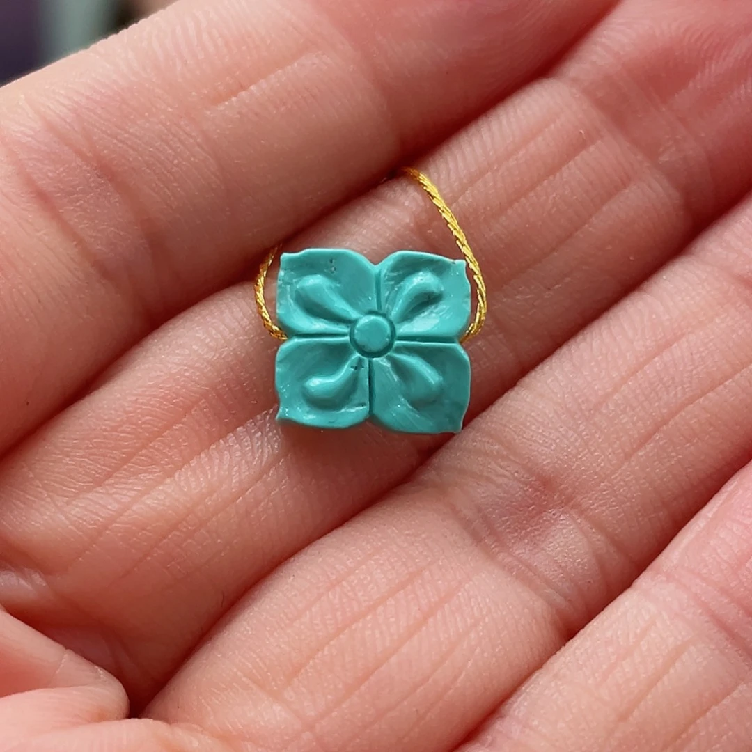 绿松石颈饰未镶嵌