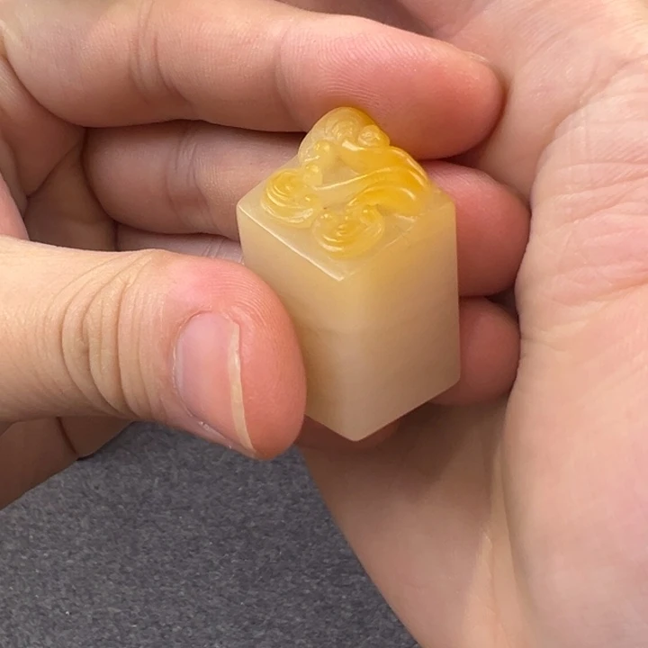 田黄石金包银灵芝
