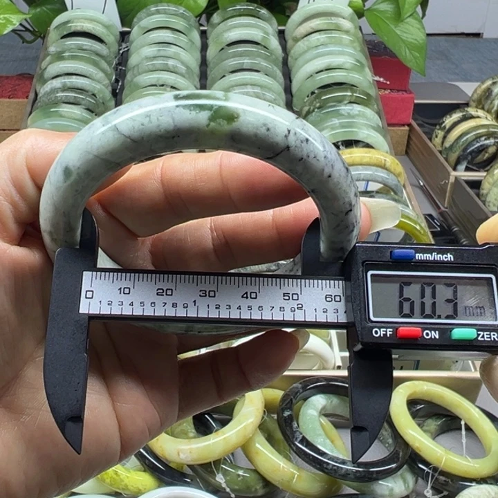 蛇纹石玉未镶嵌手镯20