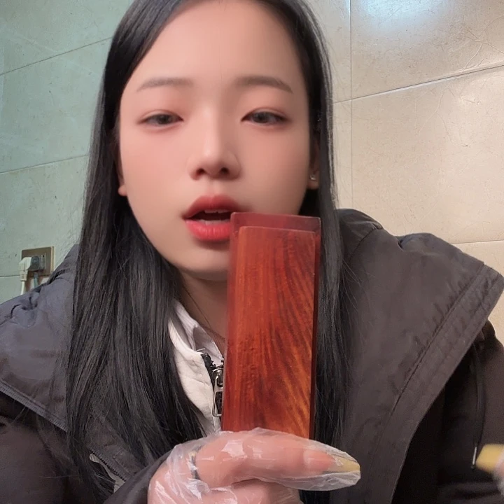 大叶紫檀（黑酸枝木类）
