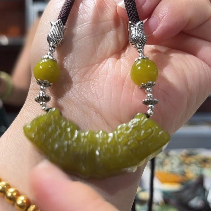 岫玉未镶嵌毛衣链