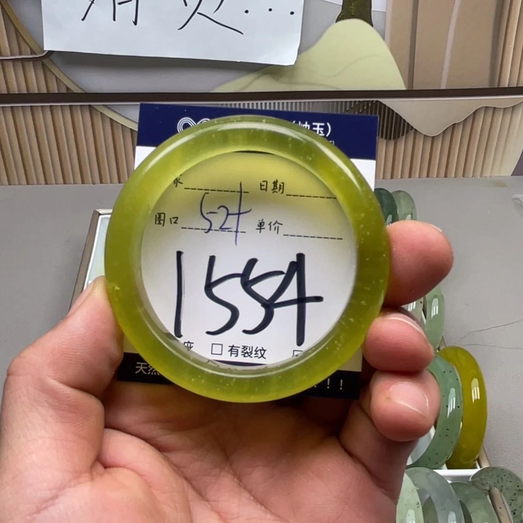 岫玉手镯手镯未镶嵌