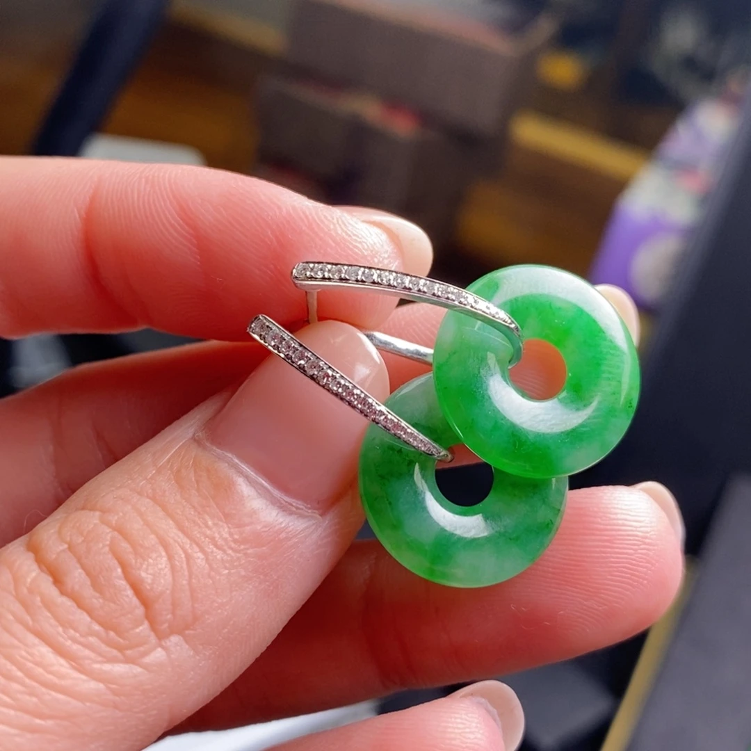 翡翠18K金镶嵌耳饰甜甜圈耳扣