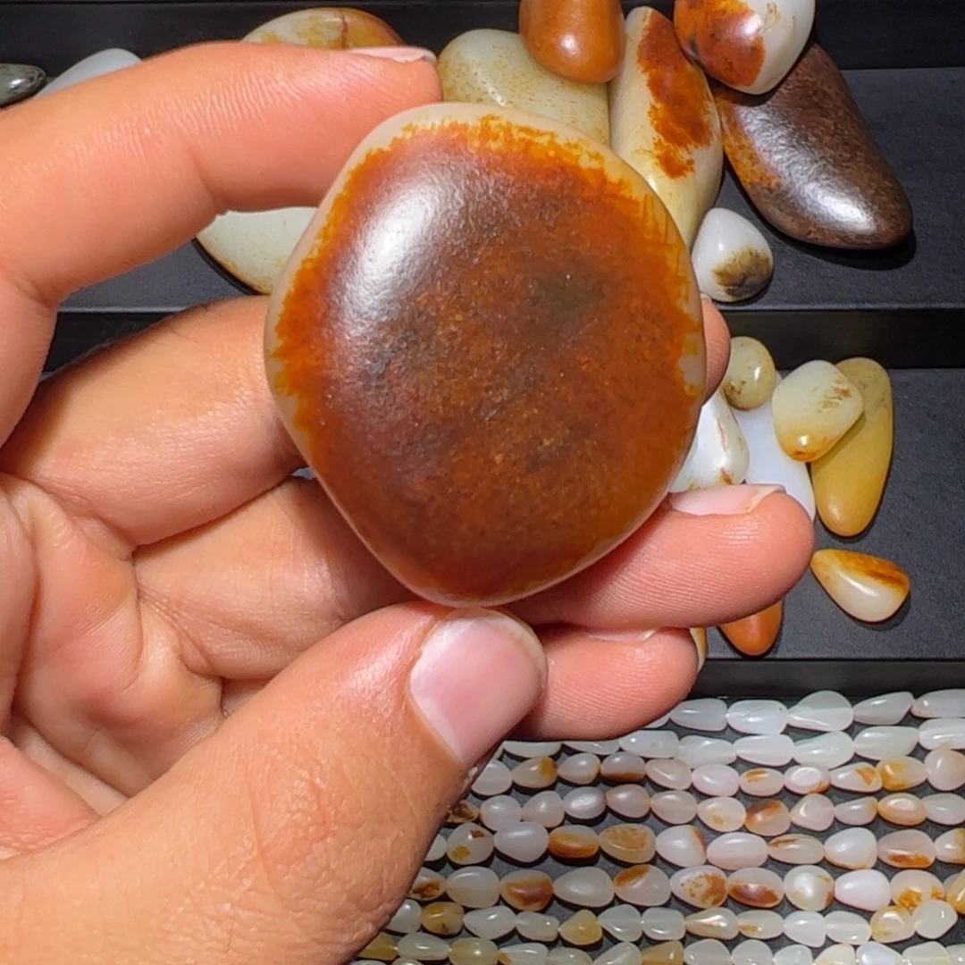 和田玉未镶嵌挂件67.9克无修