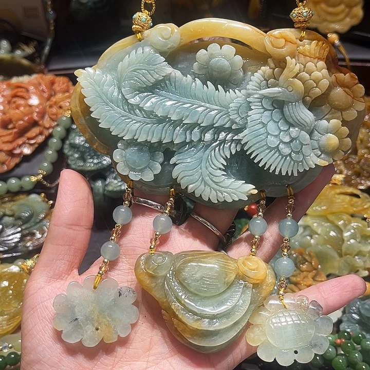 蛇纹石玉未镶嵌颈饰