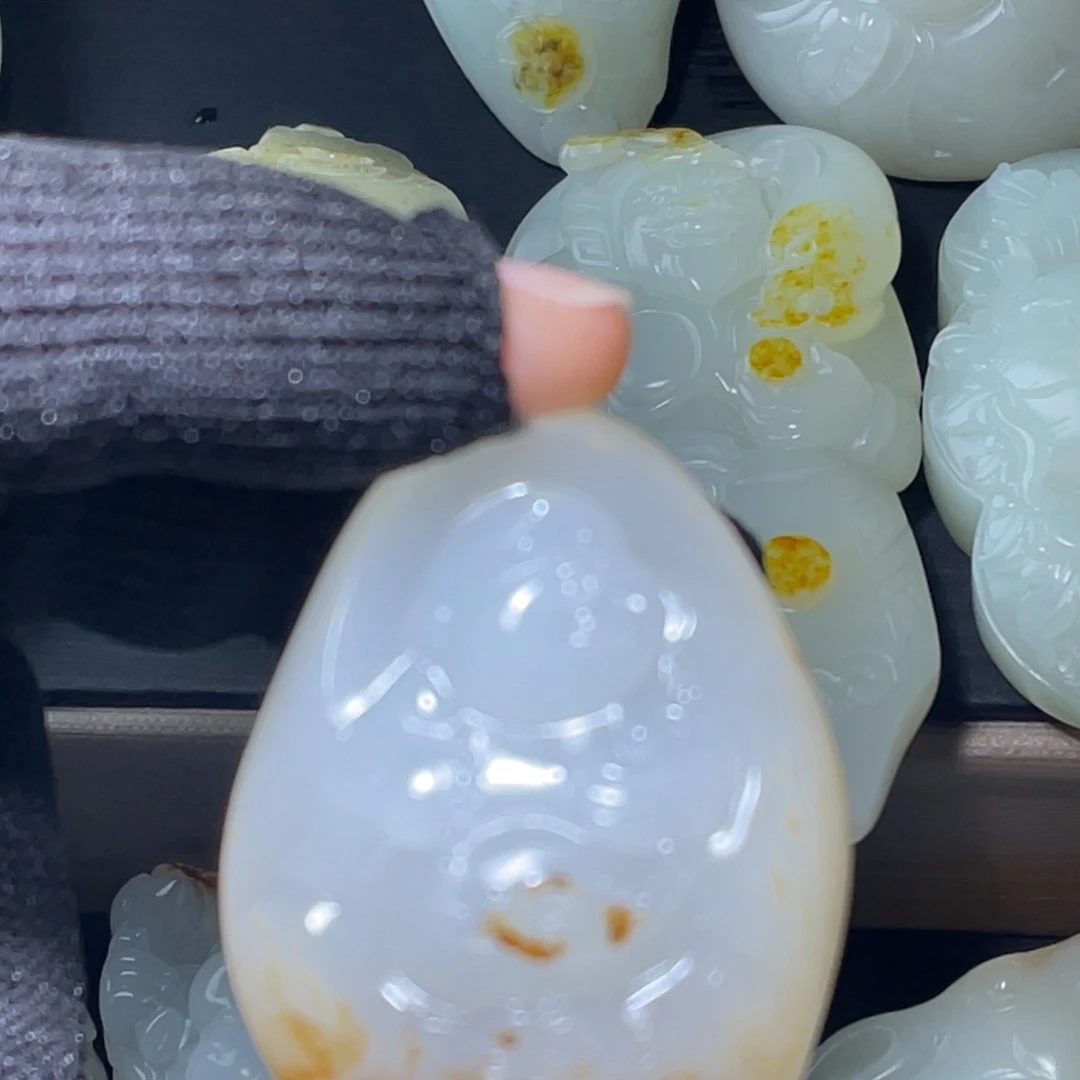 用***9和田玉未镶嵌颈饰