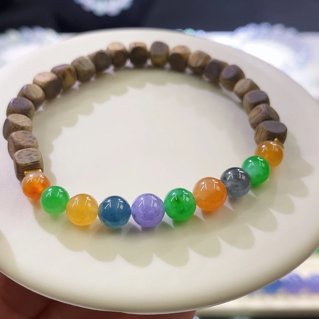 翡翠未镶嵌挂件一组