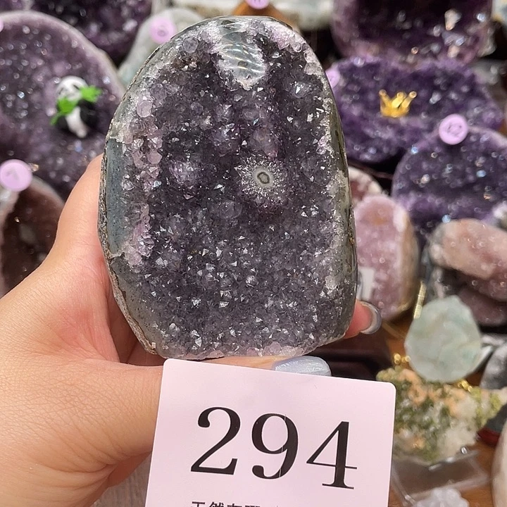 未镶嵌水晶大型摆件（非配饰）