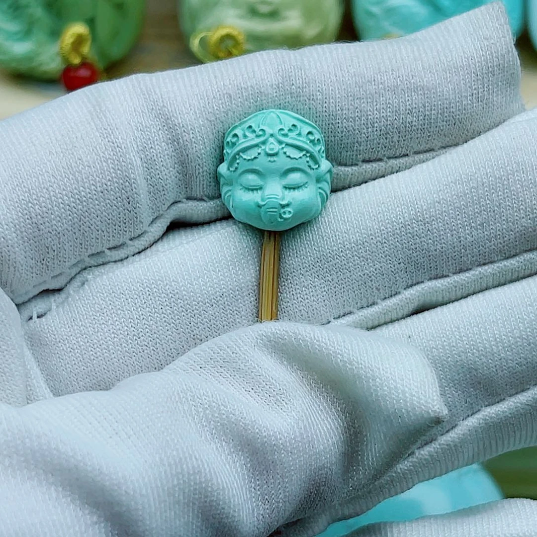 绿松石未镶嵌珠宝奇石