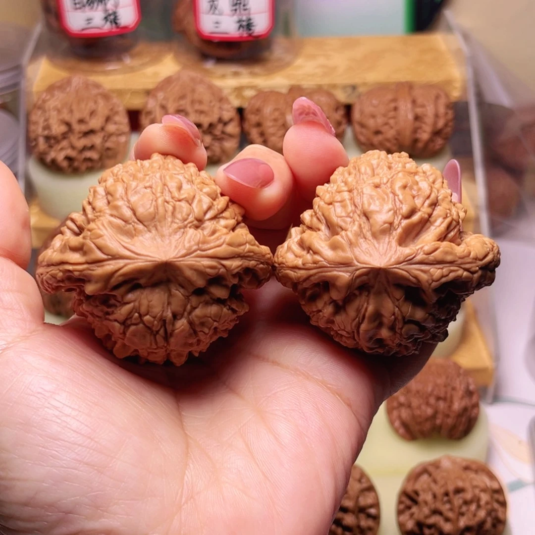 文玩核桃吊坠53尺全品大龙鼎