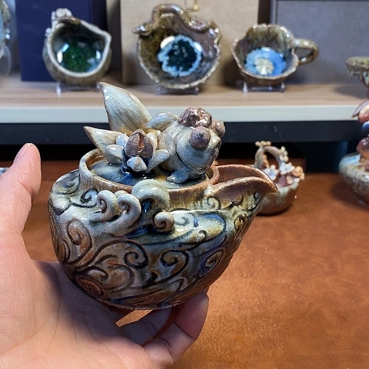 瓷片我们的确是一个人的