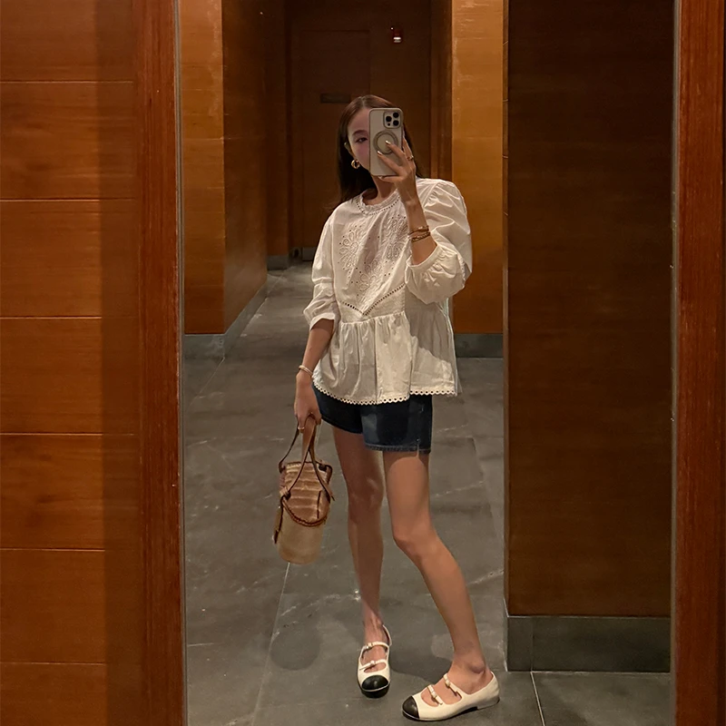 靠谱。【秘密花园】新款白色时尚花边小衫KP250174