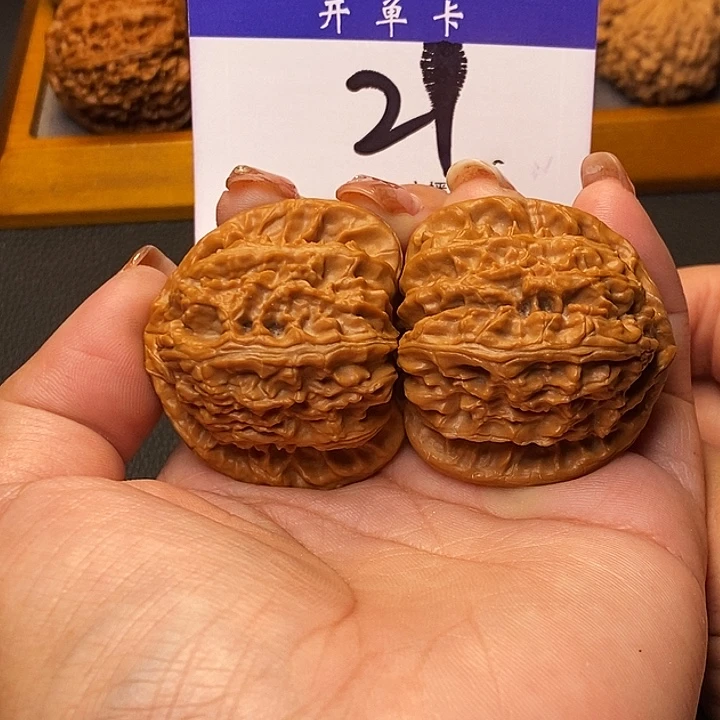 吊坠桃核白狮子42有修s