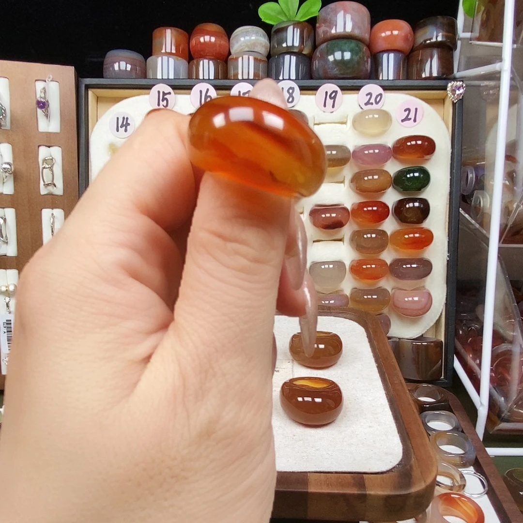 晟***妈玛瑙/玉髓未镶嵌戒指