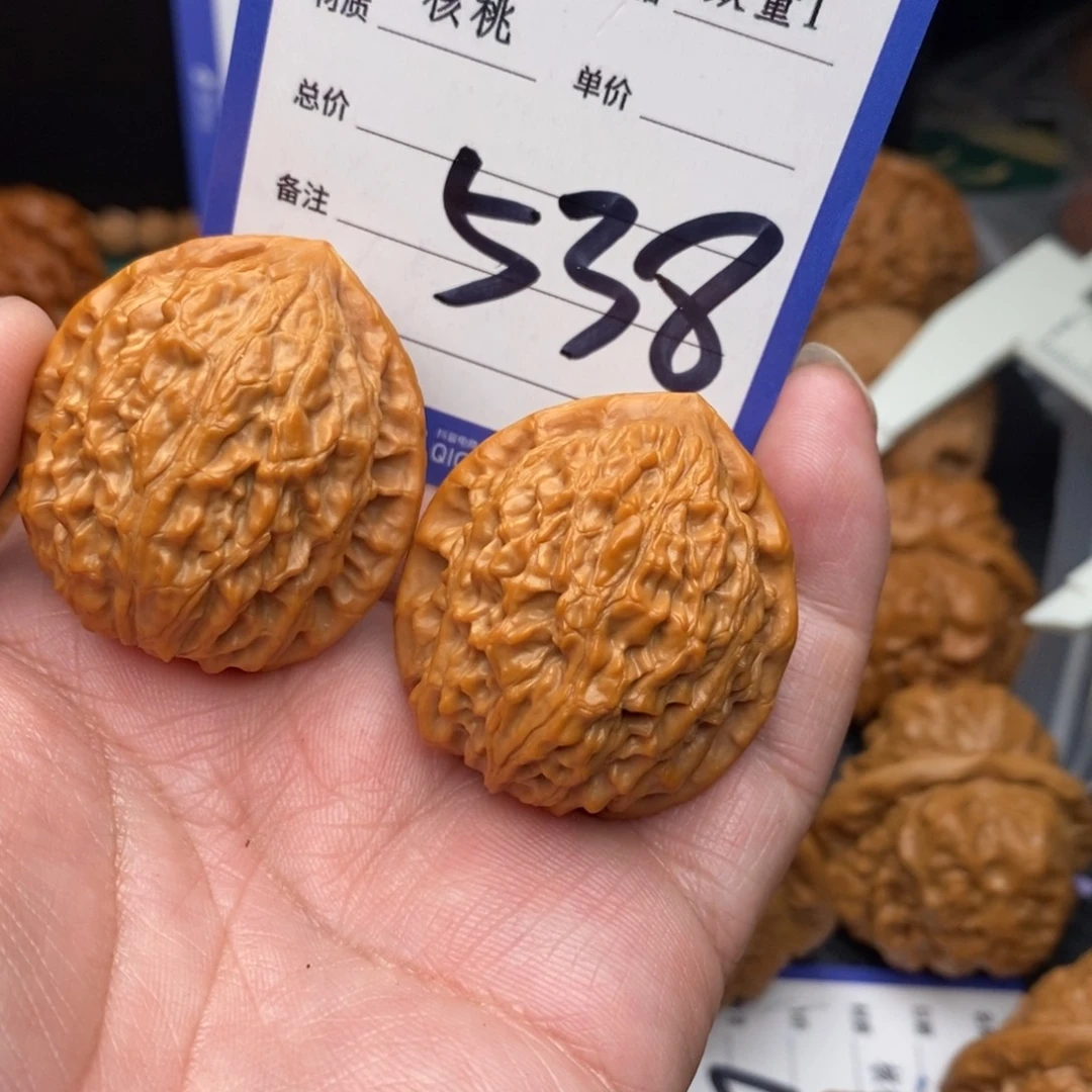 把件桃核金牛35mo