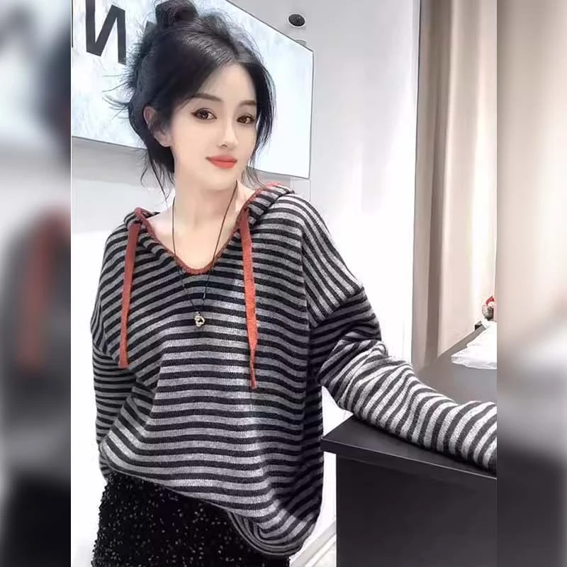 2025春秋季新款女士时尚连帽撞色条纹毛针织衫气质宽松高级感上衣