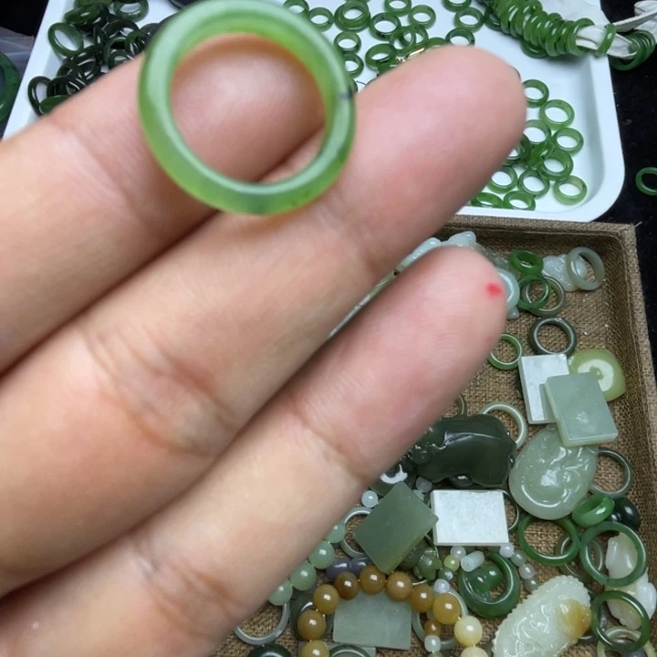 宁***和田玉未镶嵌戒指