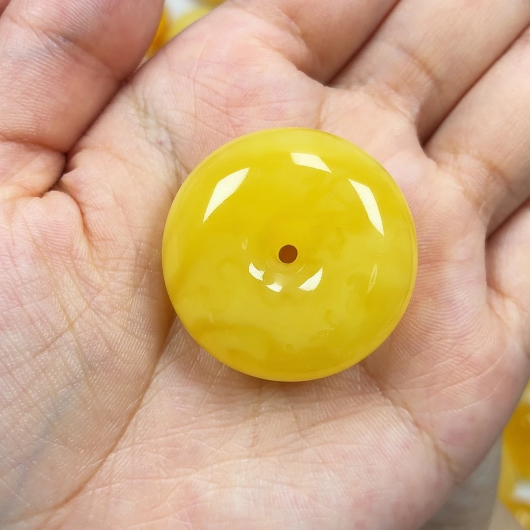 未镶嵌颈饰蜜蜡焦皮妖花平安扣