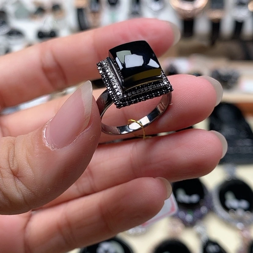 【闪购商品】翡翠戒指18K金镶嵌墨翠