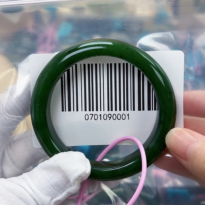 和田玉未镶嵌手镯微瑕55