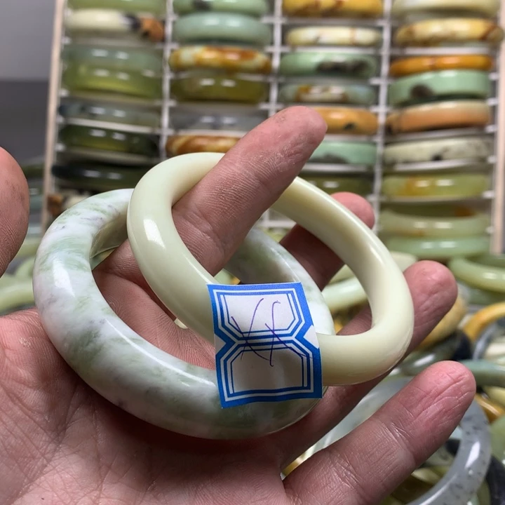 蛇纹石玉手镯未镶嵌x*