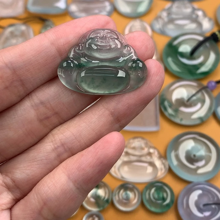 颈饰未镶嵌翡翠….