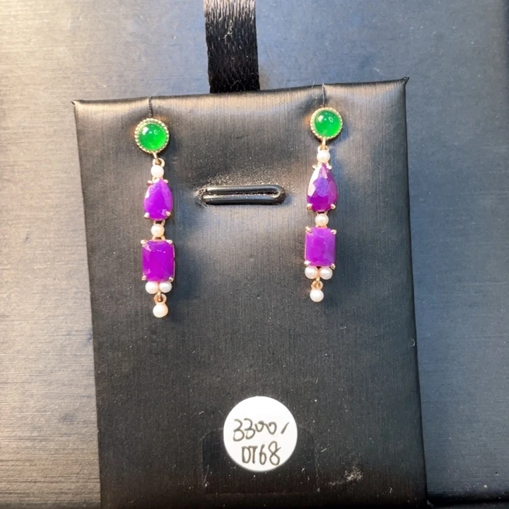 18K金镶嵌苏纪石（舒俱来）耳饰