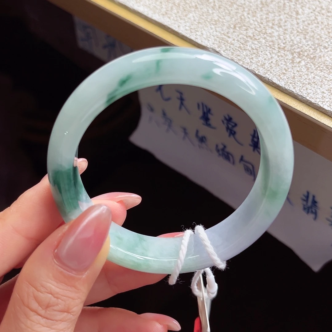 翡翠未镶嵌手镯手镯