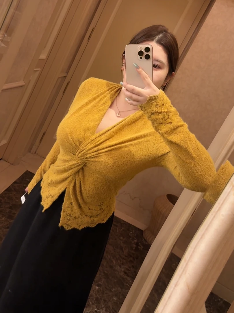 【一茹】微胖mm小众设计款扭结蕾丝V领加绒长袖德绒高腰半身裙套装