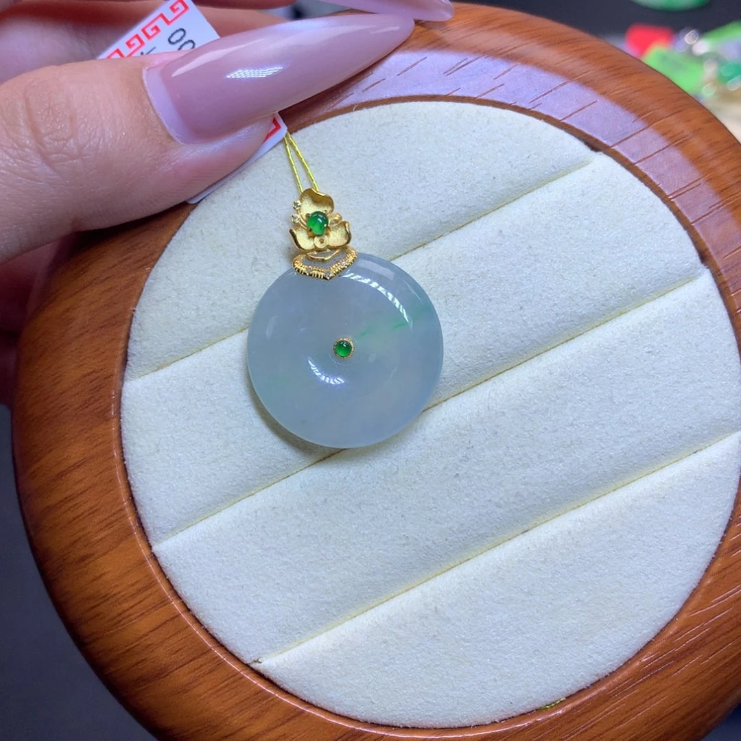 翡翠18K金镶嵌颈饰